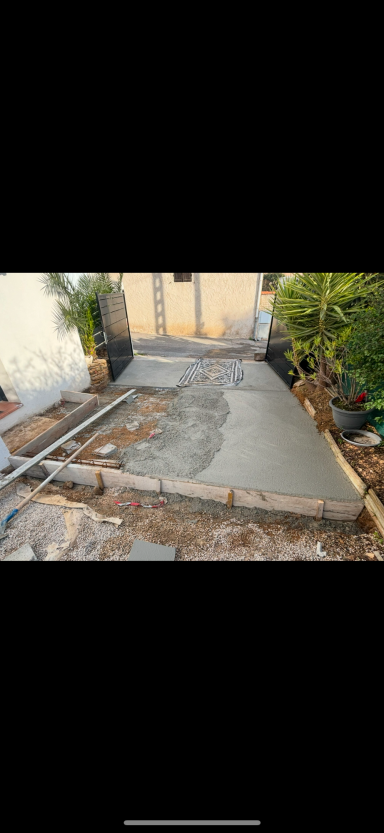 Dalle béton deux pentes